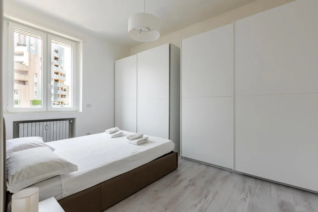 Garibaldi & Gae Aulenti Modern Apt With Private Parking! Milan