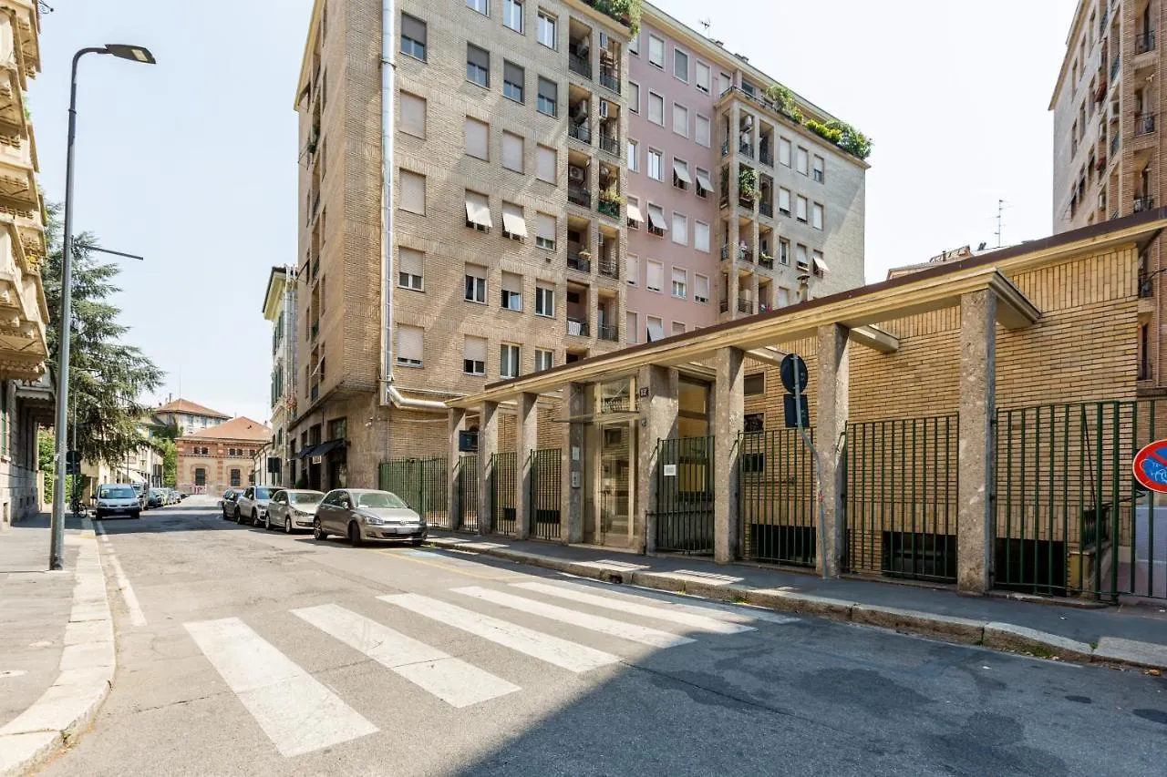 Garibaldi & Gae Aulenti Modern Apt With Private Parking! Milan Apartment