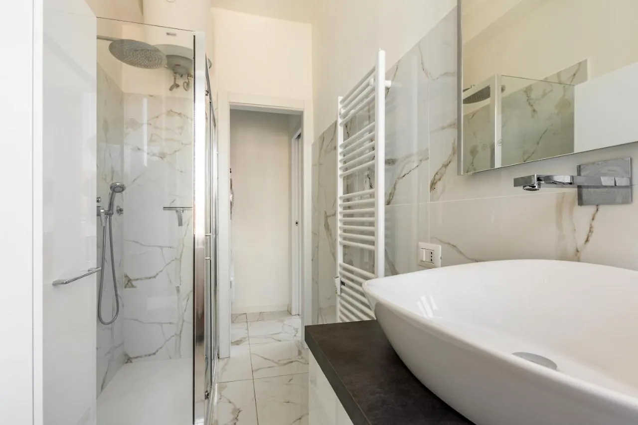 Garibaldi & Gae Aulenti Modern Apt With Private Parking! Milan Apartment